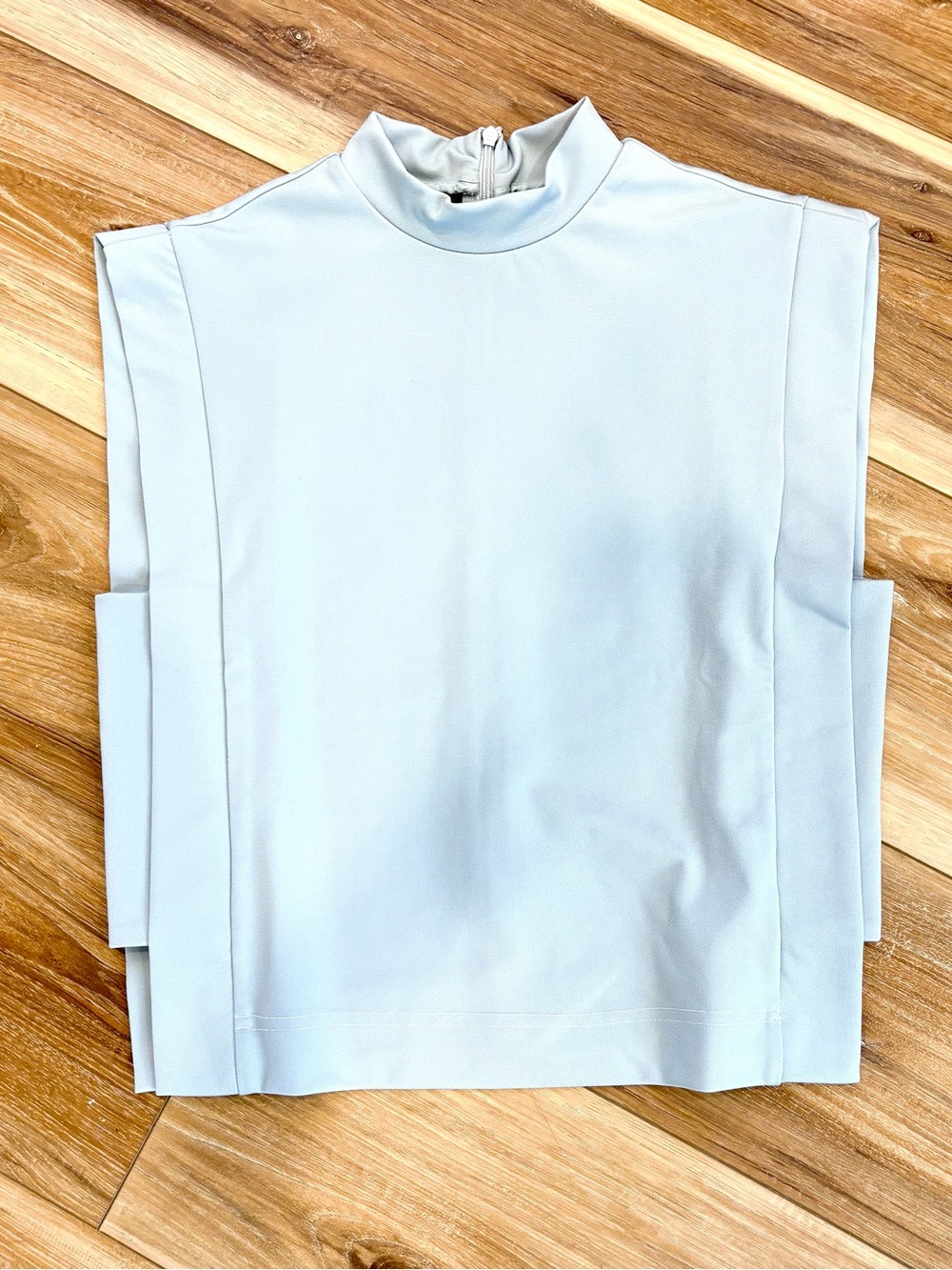 Boxy Tank Top Light Blue Open Side